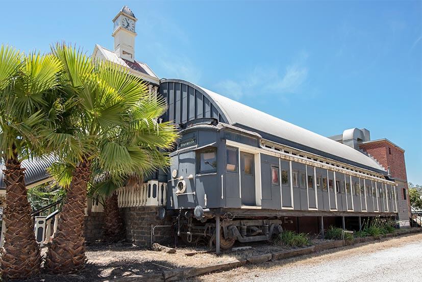 What's On 2 The Paragon Café